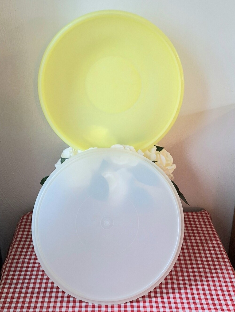 Vintage Tupperware 26 Cup Fix-N-Mix Mixing Bowl With Seal, #274-1, #224-16